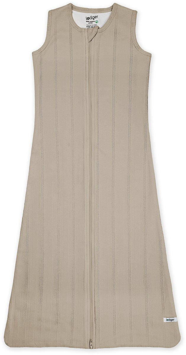Lodger Babyschlafsack Sommer 80 cm – sichere Verbindung an Hals und Armen – 0,5 Tog – 100 % Bio-Baumwolle – Pointelle – Beige – Sommerschlafsack