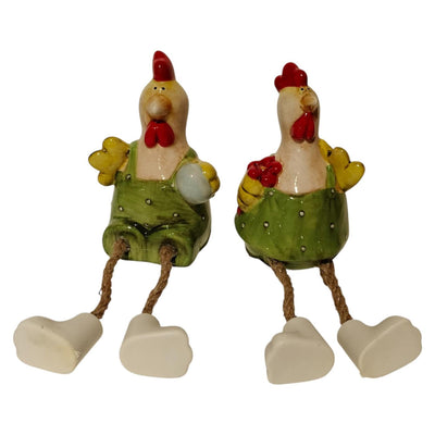 Huhn mit herabhängenden Beinen, Atmosphäre im Herrenhaus, 6,3 x 6,4 x 9,8 cm