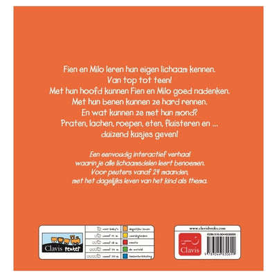 Zentrales Bücherhaus von oben bis unten mit Fien und Milo