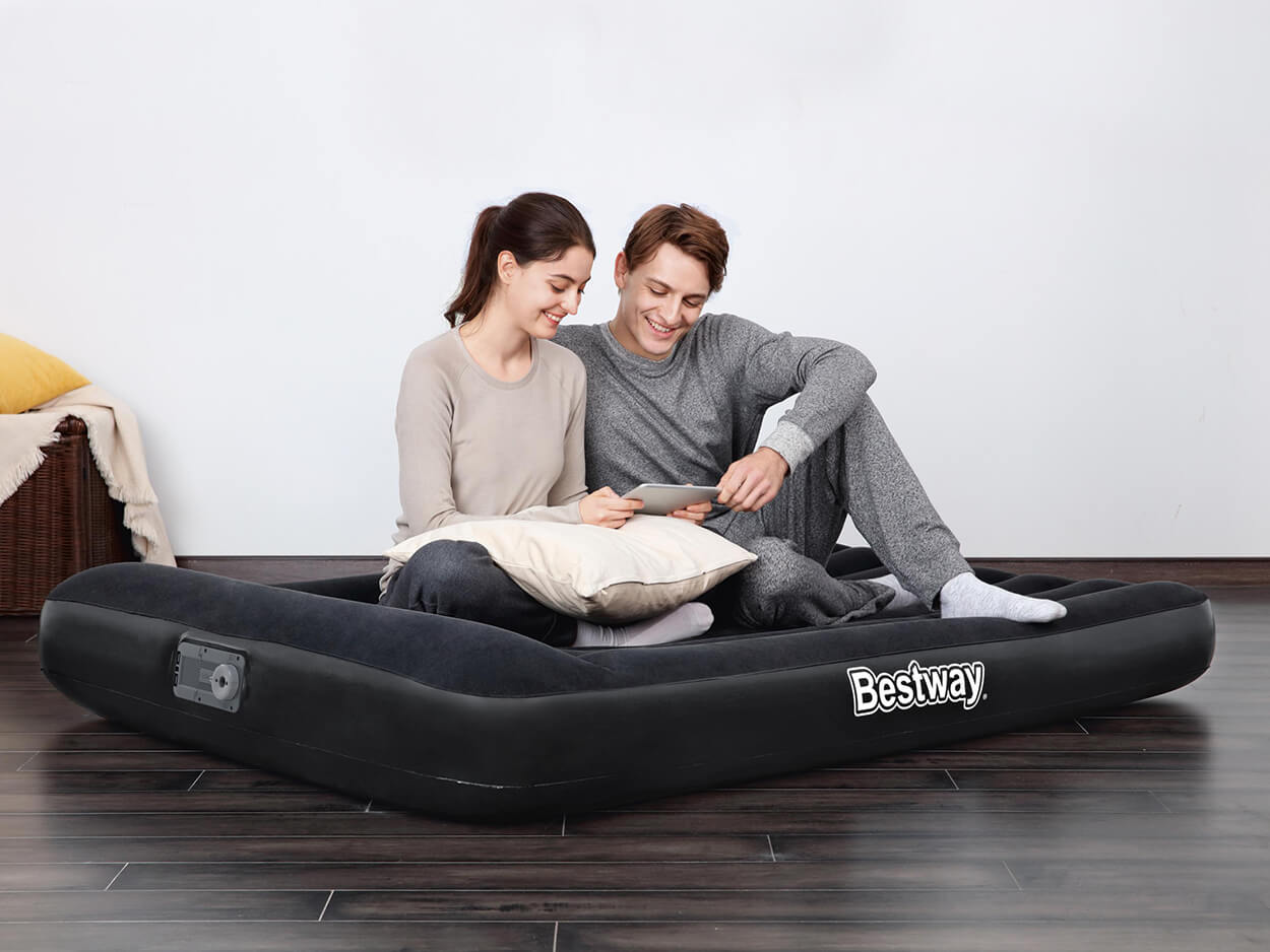 Lufterbett Tritech 30 cm volle AC 191 cm Schwarz