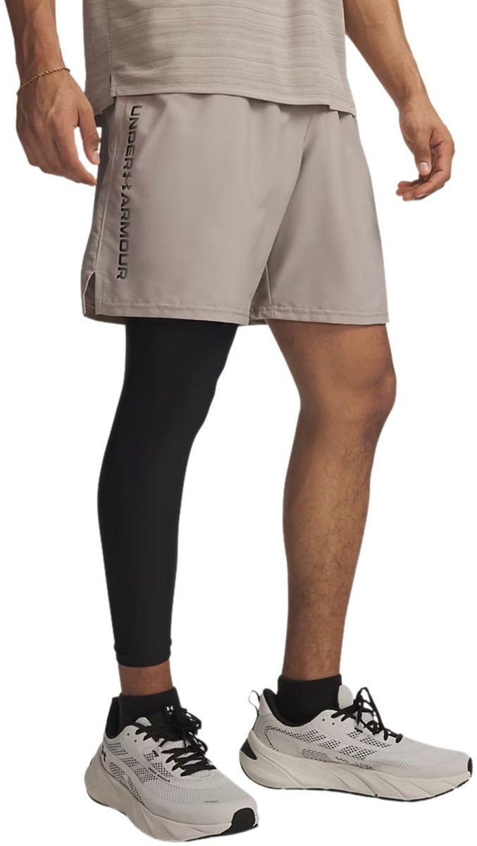 Under Armour UA Tech Woven Wordmark Short-Brn Herren-Sporthose – Timberwolf Taupe – Schwarz