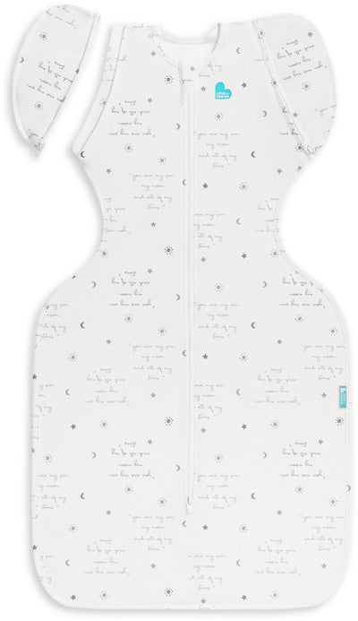 Love to dream™ Babyschlafsack swaddle up™ – reduzierendes Pucken – Baby 6–9 Monate – 8,5–11 kg – Sommer – 0,2 Tog – weiß mit Text
