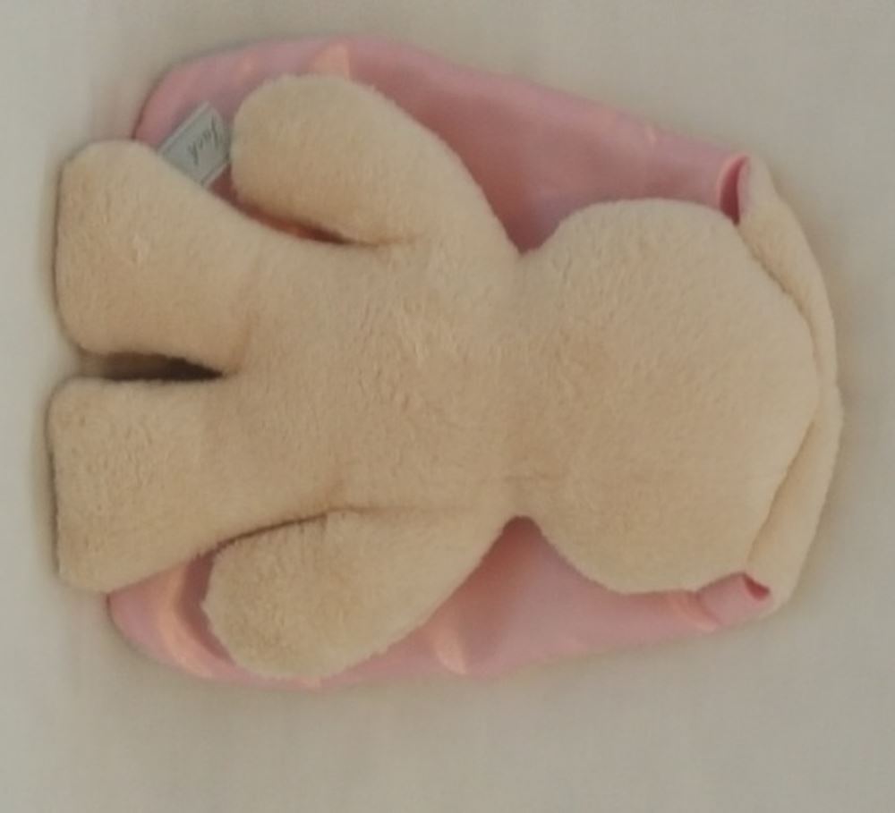 Kuschelhase beige mit rosa Ohren. 26 cm