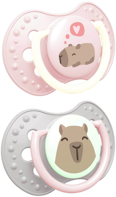 Difrax Lovi Schnuller dynamisch – edel – 0 bis 6 Monate – Capybara – rosa grau – 2 Stück