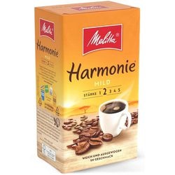 Wenig gemahlener Kaffee mit Harmonie