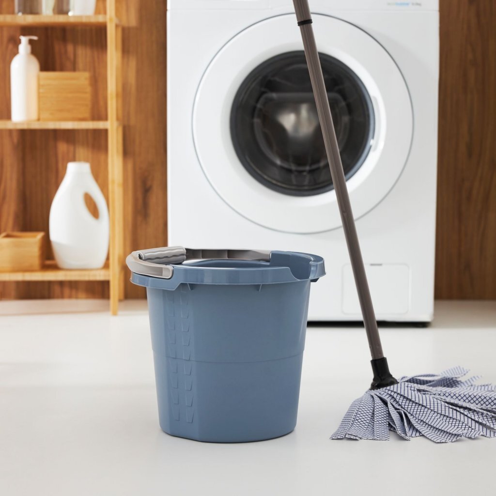 Rotho Tageseimer mit Skala 10l Horizontblau