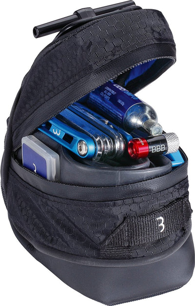 BBB Cycling Satteltasche Rennrad Mountainbike inklusive Pumpe und Werkzeug – 0,64 Liter – Fahrrad-Werkzeugset – Multitool-Fahrrad – Kombi-Set Storepack Satteltasche BSB-57