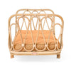Rattan-Puppenbett mit blauer Matratze