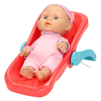 Babypuppe im Wurf
