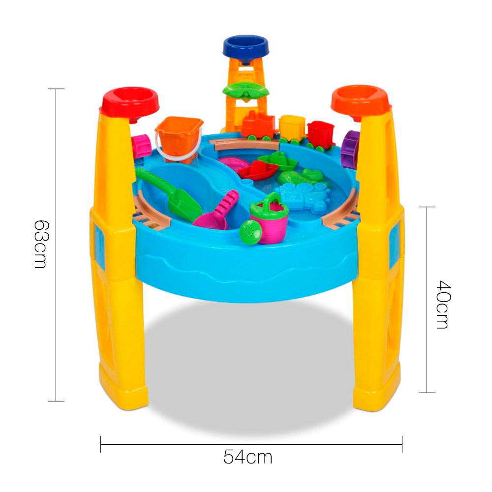 Sand- und Wasserspielplatz mit Parasol