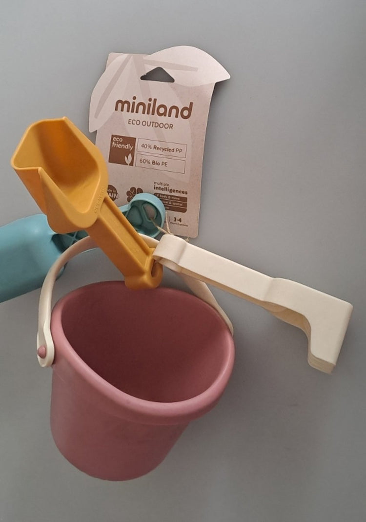 Miniland Outdoor Eco – Sandspielset Baby – Eimer, Spaten, Rechen und Schaufel – Blau – 18 Monate