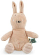 Trixie umarmt Frau. Hase – 0m+ – schön als Geburtsgeschenk – recycelter Stoff