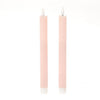 HBx Natural Living Dinner-Kerze mit LED-Flamme, 24,5 cm, rosa