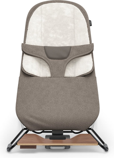 Uppababy – Mira Wells – Schaukelstuhl – Wippe – Taupe – schwarzes Gestell mit Holzsockel – Baby und Kleinkind – 2-in-1-Schaukelstuhl – Entspannen