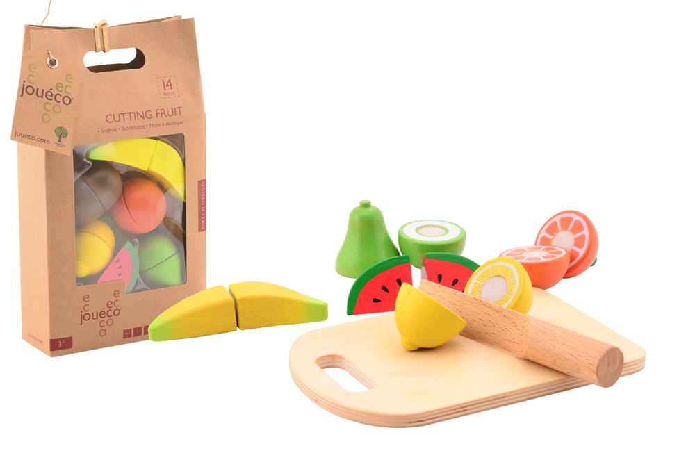 Jouéco schneidet Obst. 3+