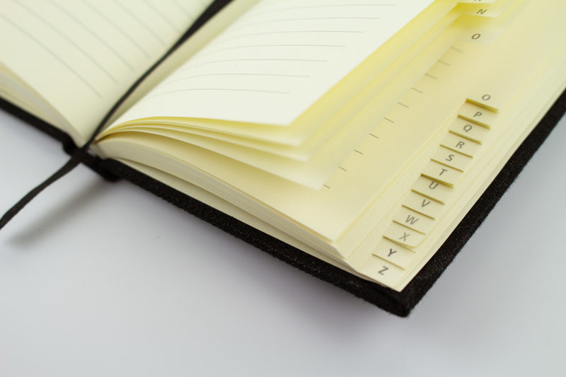 Kangaro Kangaro K-5106 Alphabetboek A6 A-Z Leinen Hardcover Schwarz, 208 Seiten, Leseband, elastischer