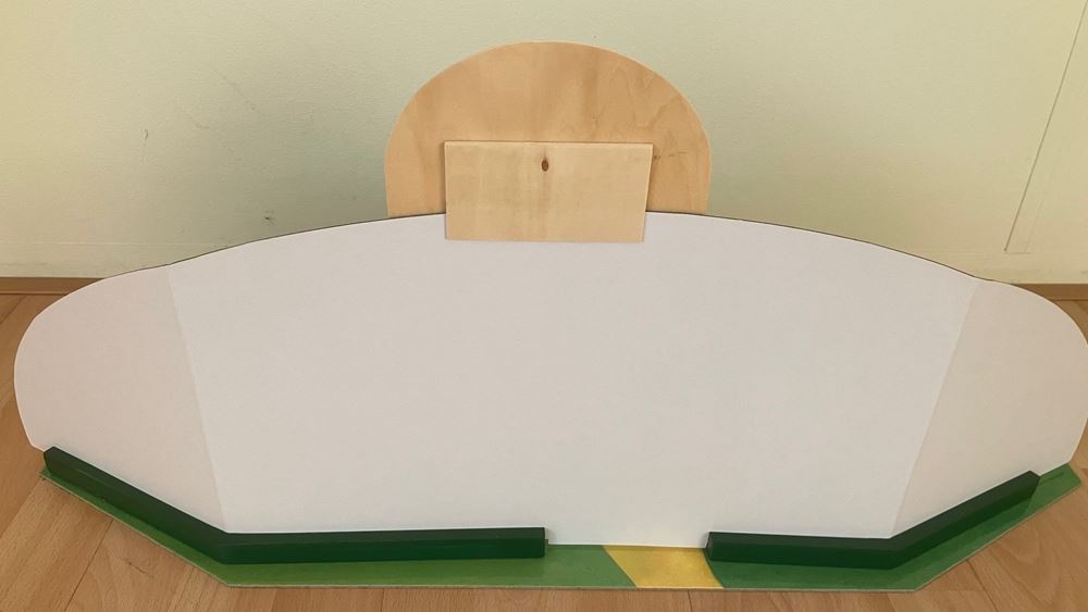 Leeres Display Berglandschaft für Holztiger