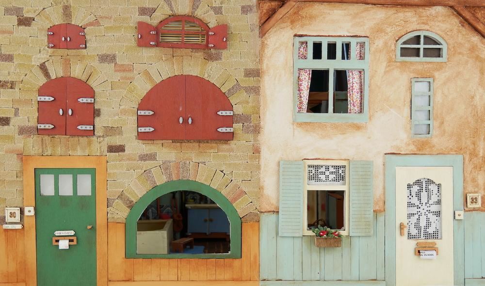 Das Mäusehaus: Türen und Fenster basteln