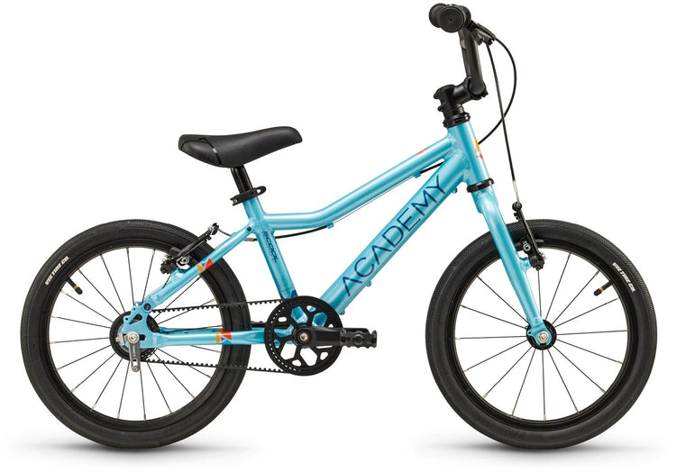 Academy-Kinderfahrrad mit Gurt der 3. Klasse