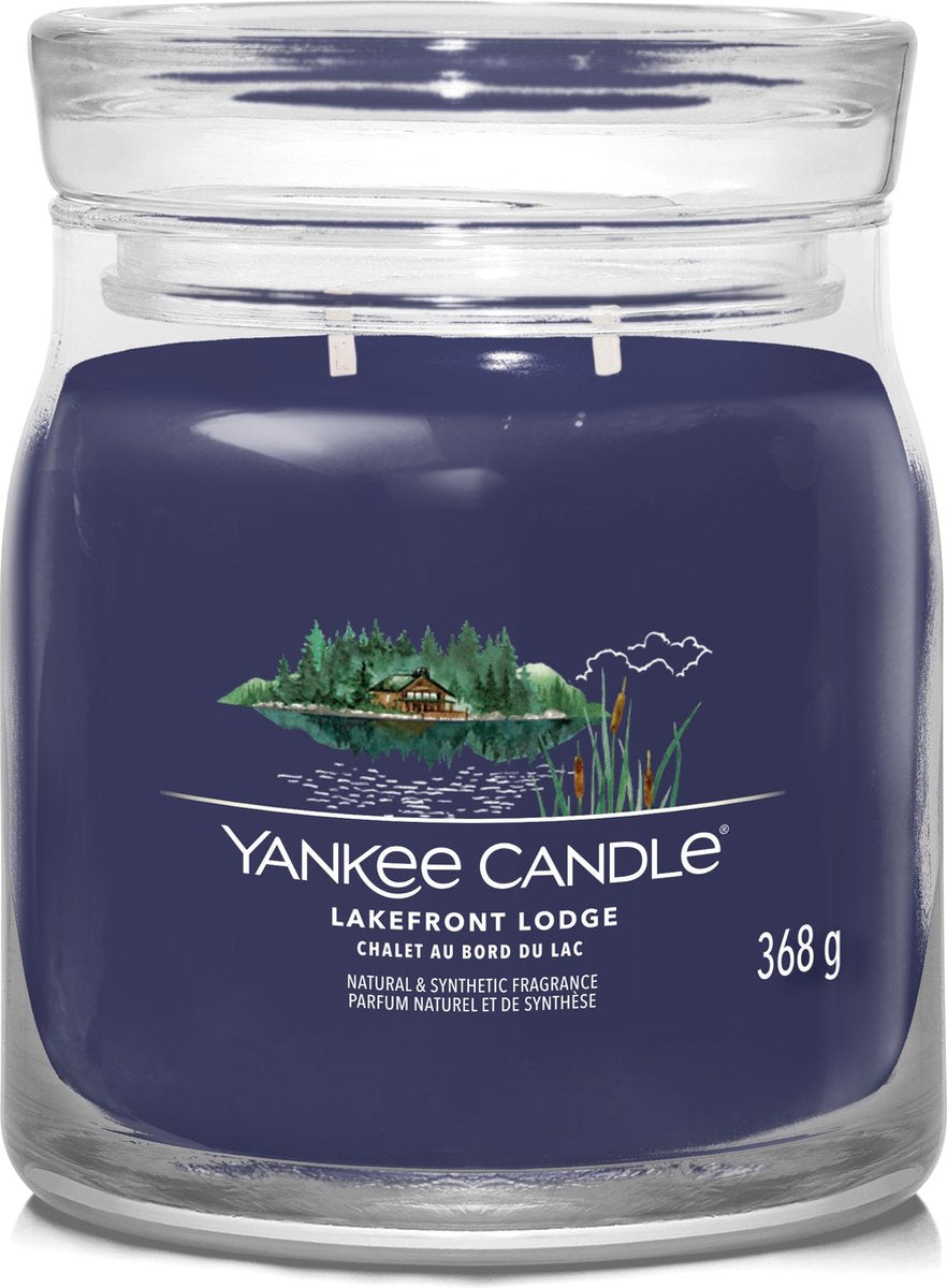 Yankee Candle – mittelgroße Duftkerze „Lakefront Lodge“ – 50 Brennstunden – 2 Dochte