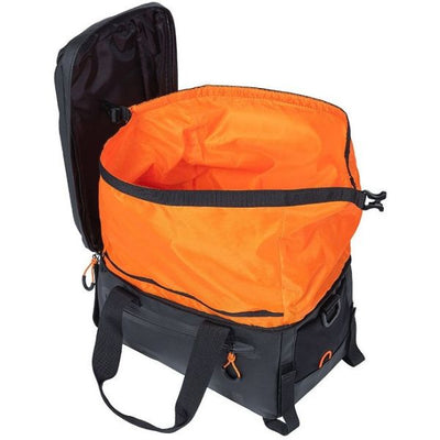 Basil Miles Gepäckträgertasche – sportliche Fahrradtasche für Damen und Herren – Schwarz Orange – wasserdicht – 7 Liter