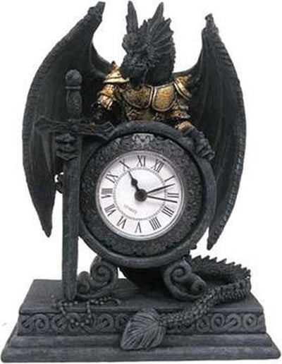Drache in gepanzerter Uhr