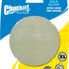 Chuckit Max Glow Bal leuchtet im Dunkeln