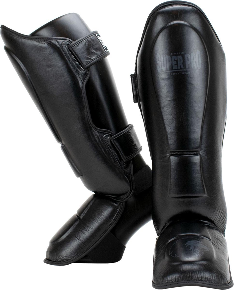 Super Pro Combat Gear Schienbeinschutz aus Leder, schwarz, mittelgroß