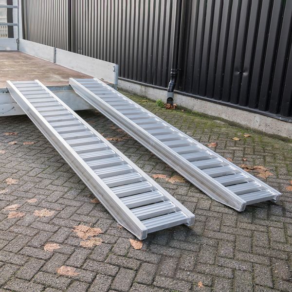 Rampenbrett Stück 350 cm 2500kg.