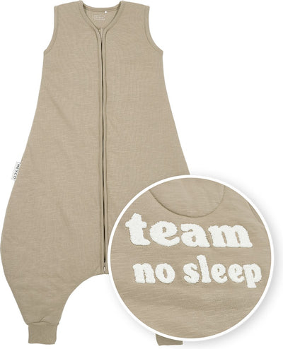 Meyco Baby Slub mit Team-No-Sleep-Applikation, Baby-Winterschlaf-Overall-Pullover – Taupe, gebrochenes Weiß – 92 cm – 2,0 Tog