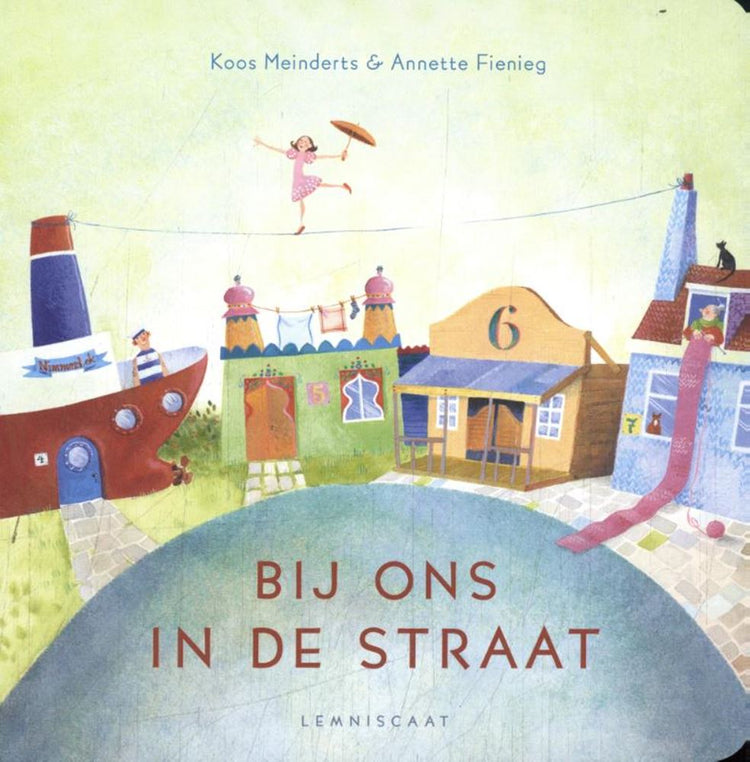 In unserer Straße. Brettbuch. 2+