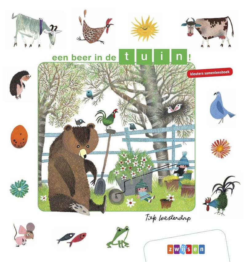 Vorschulkinder zusammen Lesen des Buches - ein Bär im Garten!