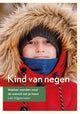 Kind von neun Erwachsenen