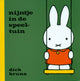 Zentrales Miffy-Bücherhaus auf dem Spielplatz