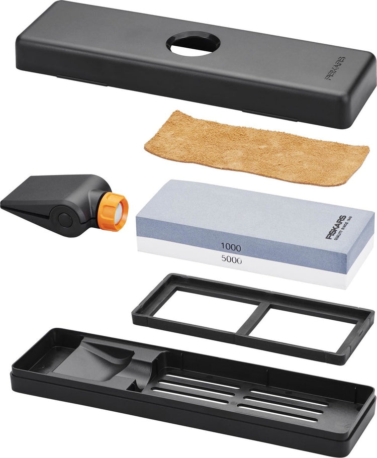 Fiskars Messerschärfer-Set – Wetzstein Premium – Schleifstein für Messer – mit zwei Schärfstärken, Schärfwinkelführung und Polierleder