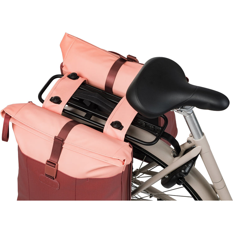 Basil Doppelte Fahrradtasche Vive Mik 28-35l 14 x 30 x 38 cm – Burgunderrosa