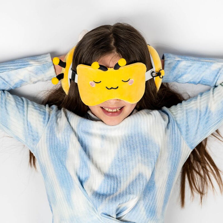 Relaxazzz Adorabugs bei der Schlafmaske um Reisekissen