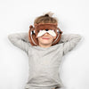 Relaxezzz adoramals henry de otter um Reisekissen Schlafmaske