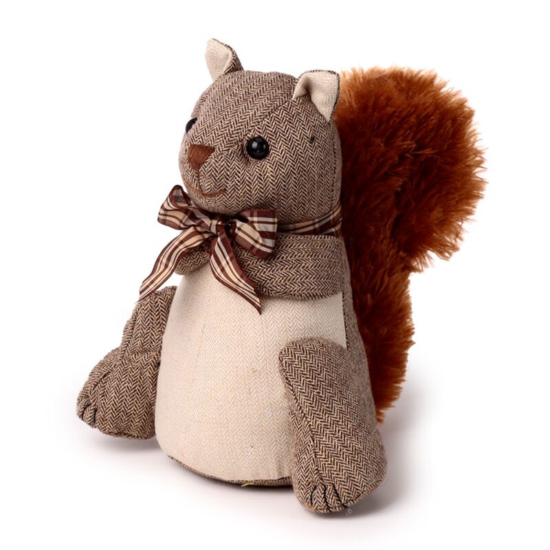 Eichhörnchen mit Schmetterlingsschulenpluckenstopper