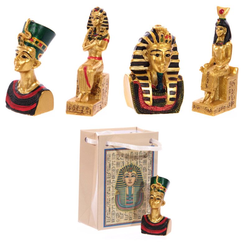 Ägyptische Statuetten in einer Tasche