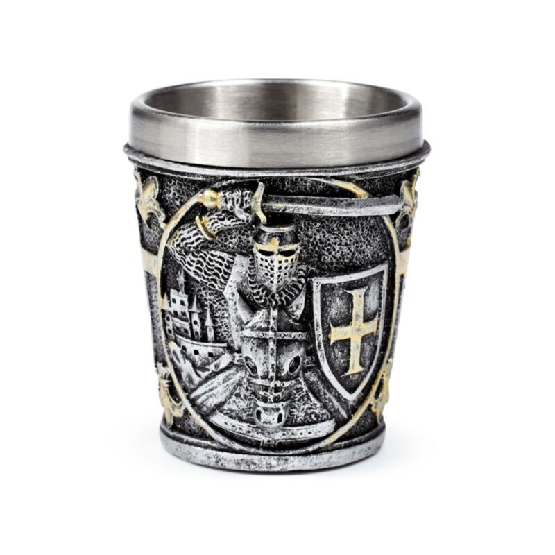 Mittelalterlicher Ritter mit Schildglas -Schnapsglas