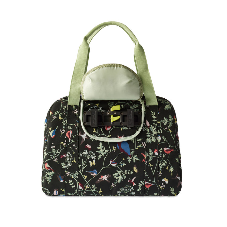 Basil Wanderlust Carry All Bag - schwarze Fahrradhandtasche mit buntem Vogeldruck
