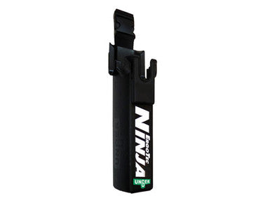 Unger-Eimer auf einem Gürtel-Ninja