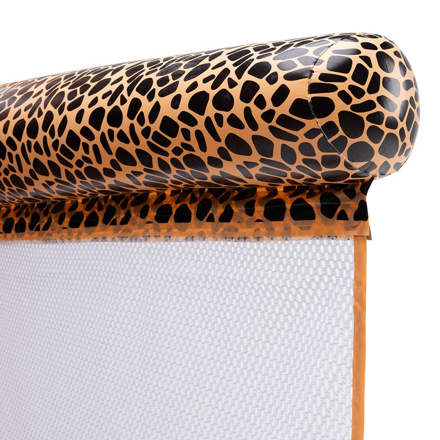 Giraffe | Brown Water Pod
