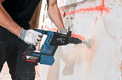 Bosch blaues 3-teiliges Kombiset GSR 18V-65 Akku-Bohrschrauber, GBH 18V-26 Bohrhammer, GWS 18V-11 Winkelschleifer, 2x GBA 18V 5,0Ah-5,5Ah – 0615A500aj