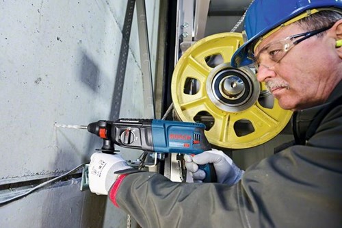 Bosch blauer Profi-Bohrhammer GBH 2-26 mit SDS-plus | 2,7j 830w - 06112a3000