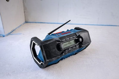 Bosch Blue GPB 18V-3SC Batterieradio | UKW, DAB+ und Bluetooth | ohne Batterien und Ladegerät - 06014a3300