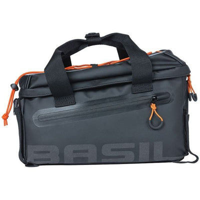 Basil Miles Gepäckträgertasche – sportliche Fahrradtasche für Damen und Herren – Schwarz Orange – wasserdicht – 7 Liter