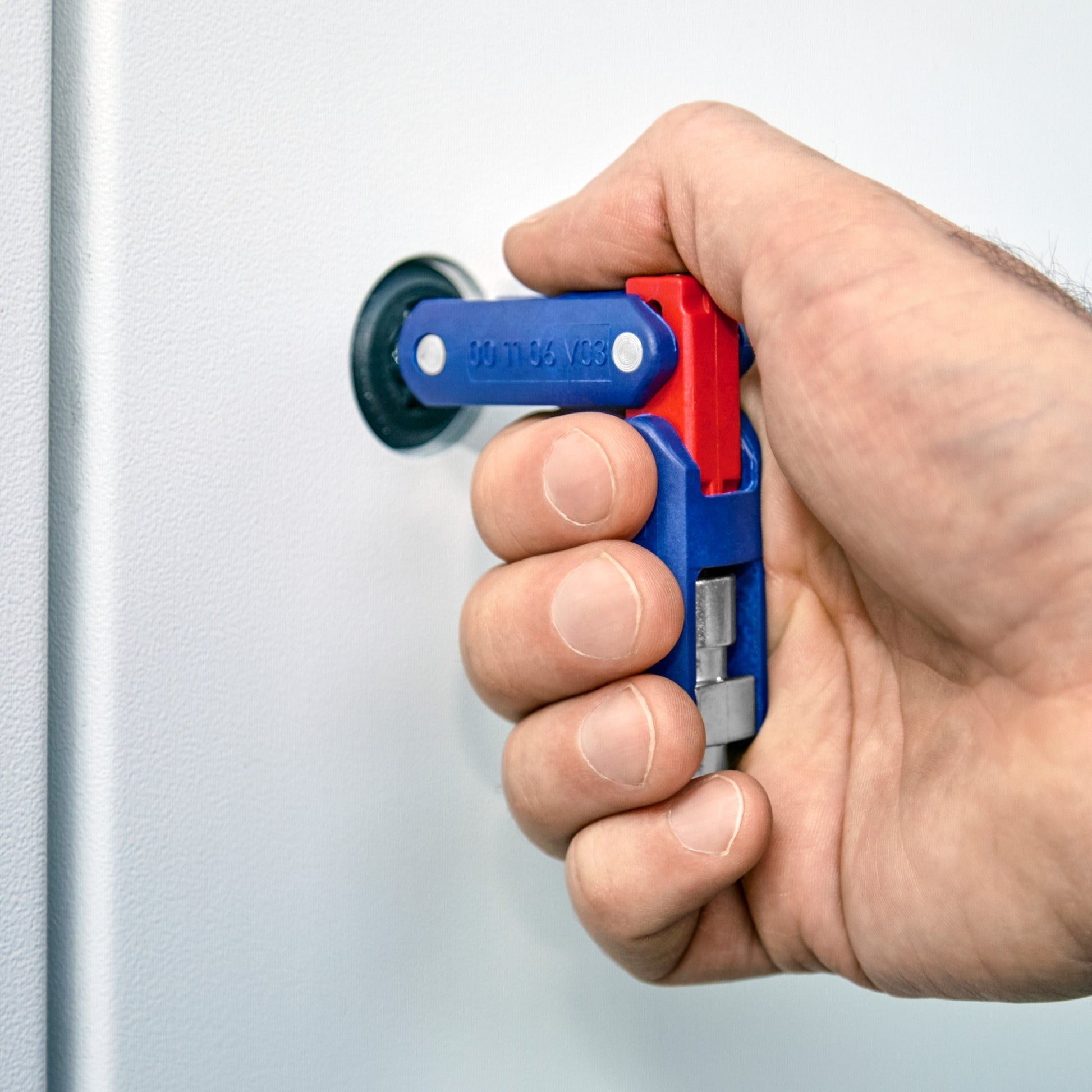 Knipex Switch Cabinet Key DoubleJoint 00 11 06 V03