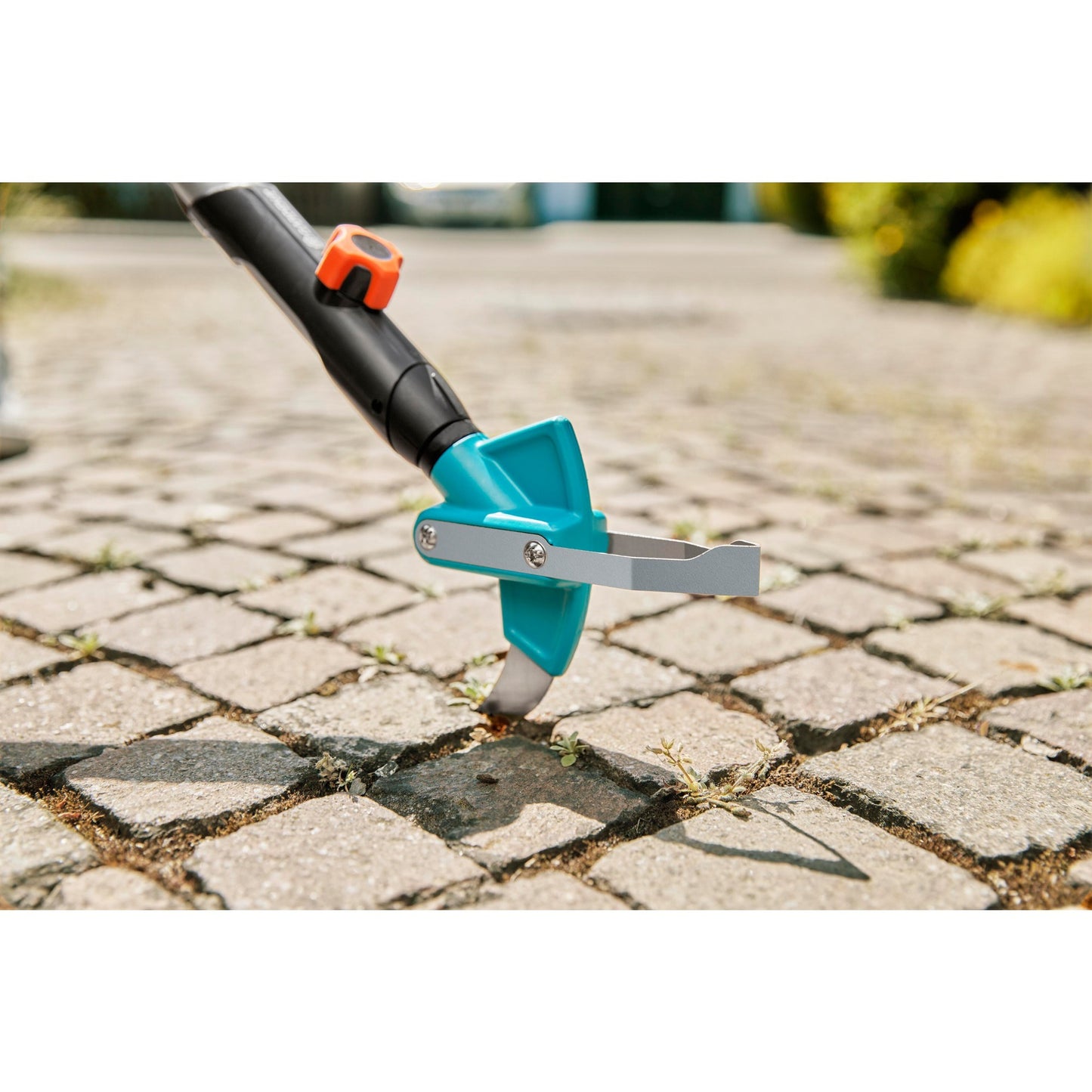 Gardena 2-in-1-Kombisystem Unkraut-Weader für Patios
